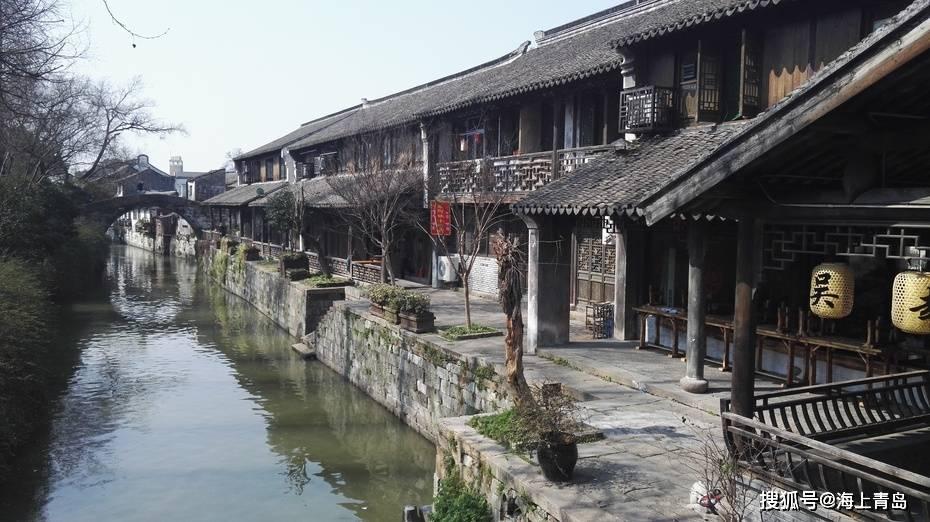鱼刺、鸭锁骨、花生、枣核……卡喉咙了怎么办？千万不要喝醋、吞饭团！